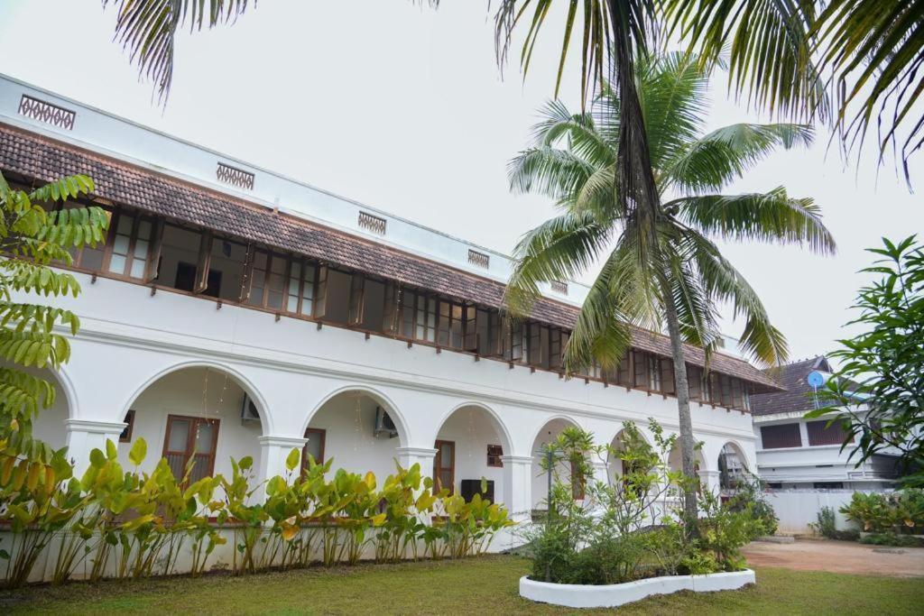 Marari Beach Bungalow Resort Alleppey Mararikulam Exteriör bild